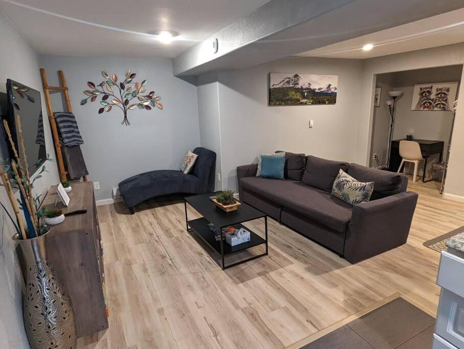 2 Bedroom* Minutes From Downtown *firepit Colorado Springs